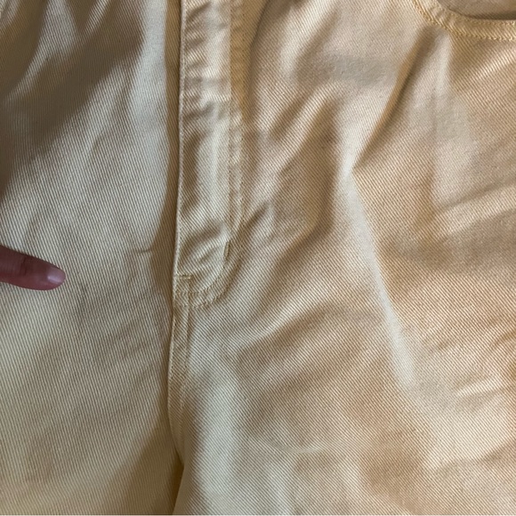 HALSTON vintage pale yellow denim shorts - Picture 6 of 6